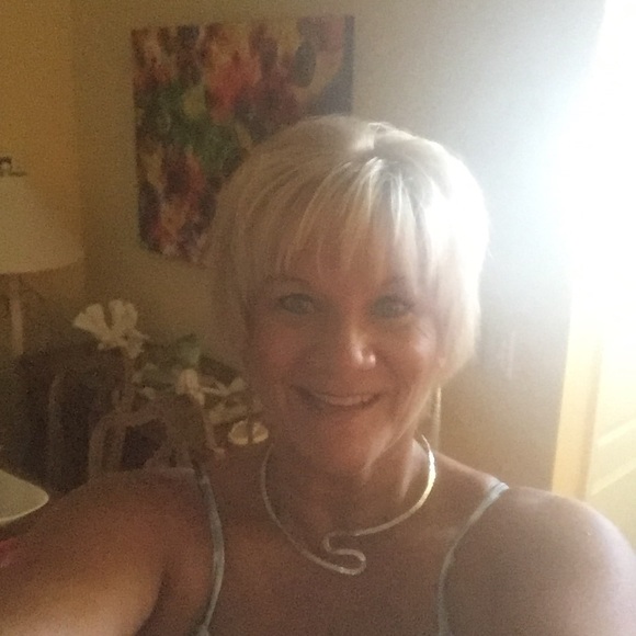 Meet your Posher, Robin - Picture 1 of 1